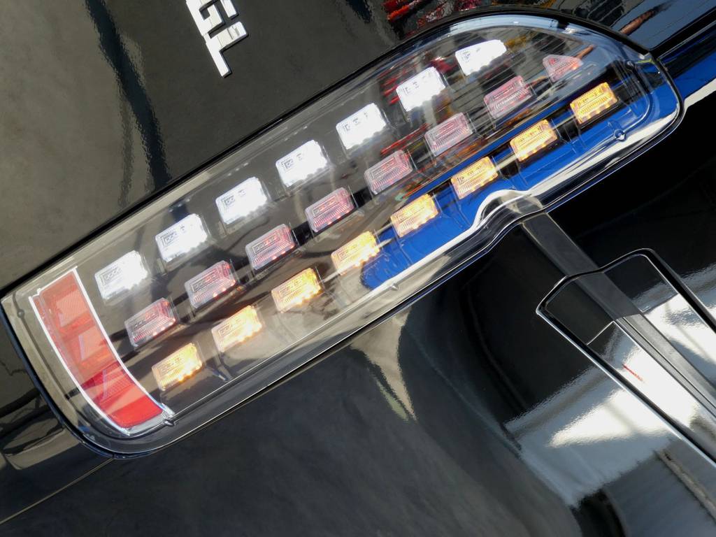 シーケンシャルタイプのＬＥＤテールランプをインストール！！