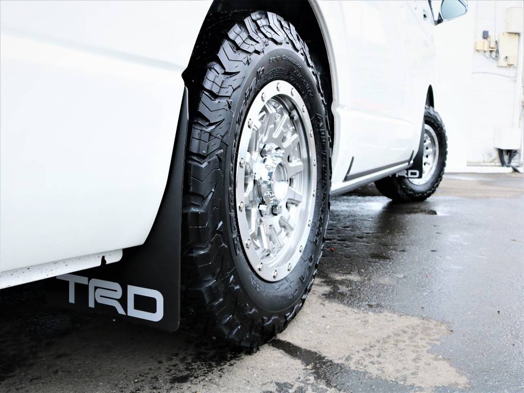 足元バッチリ決まっております！ＴＲＤマッドフラップ付き