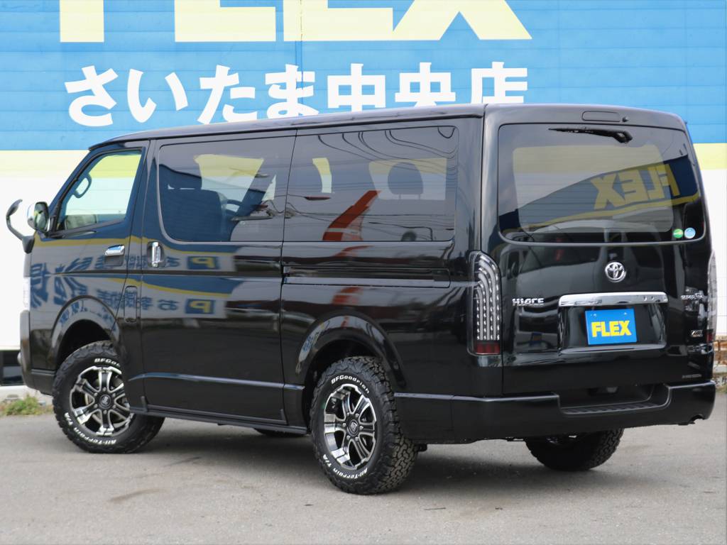 荷室が広い分、後付けのベッドキットなど様々な応用が利きます♪