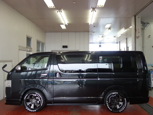 新車５０周年特別仕様車２８００ディーゼル４ＷＤ入庫致しました！！