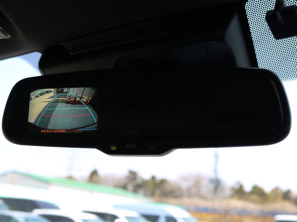 メーカーオプション　バックモニター内蔵自動防眩インナーミラー！