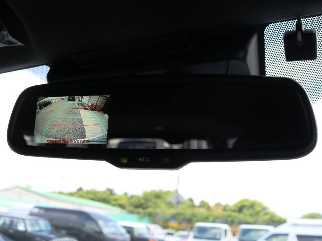 メーカーオプション　バックモニター内蔵自動防眩インナーミラー♪