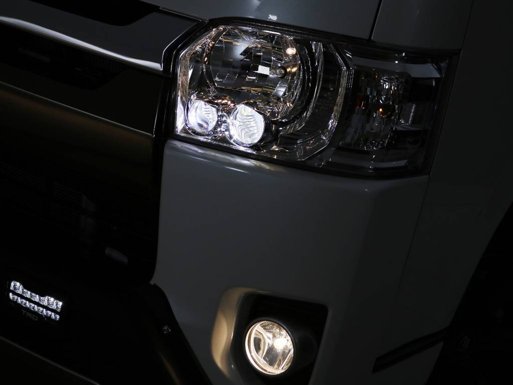 ＬＥＤヘッドランプ　標準装備♪