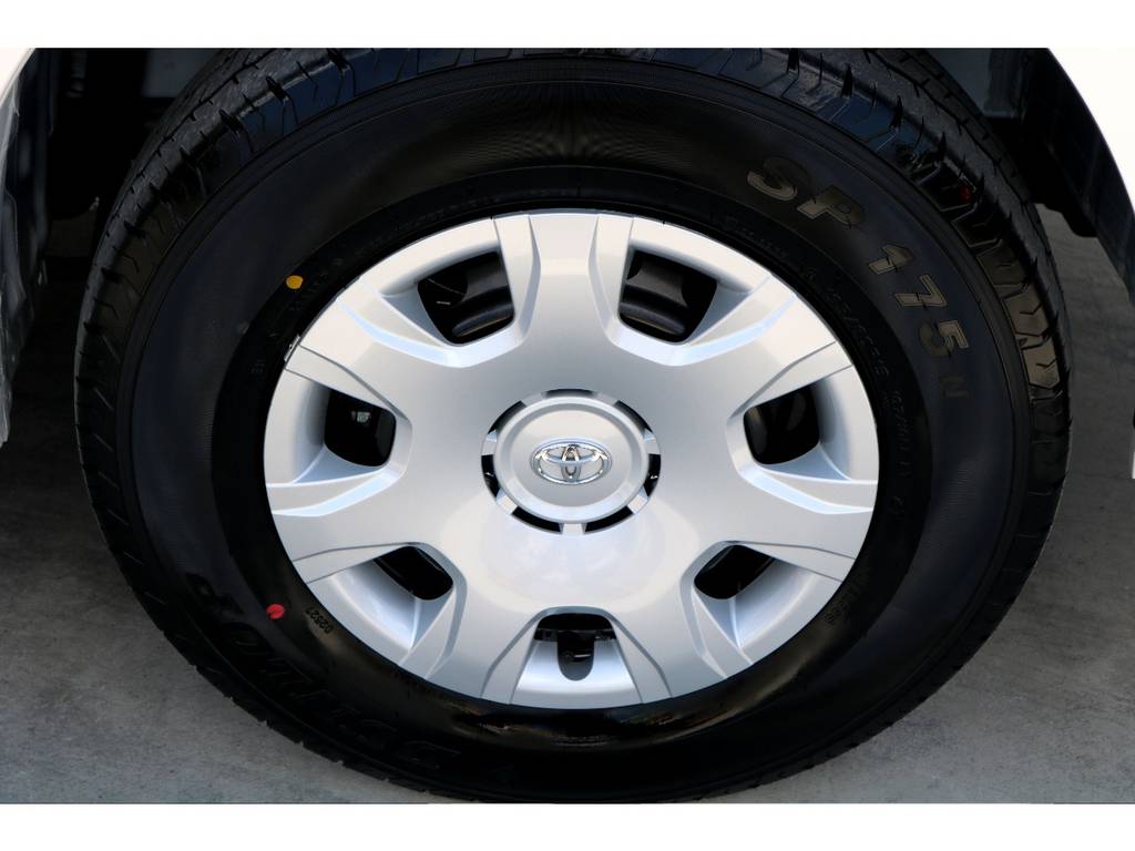特別仕様車専用の高輝度塗装ホイールキャップ！！