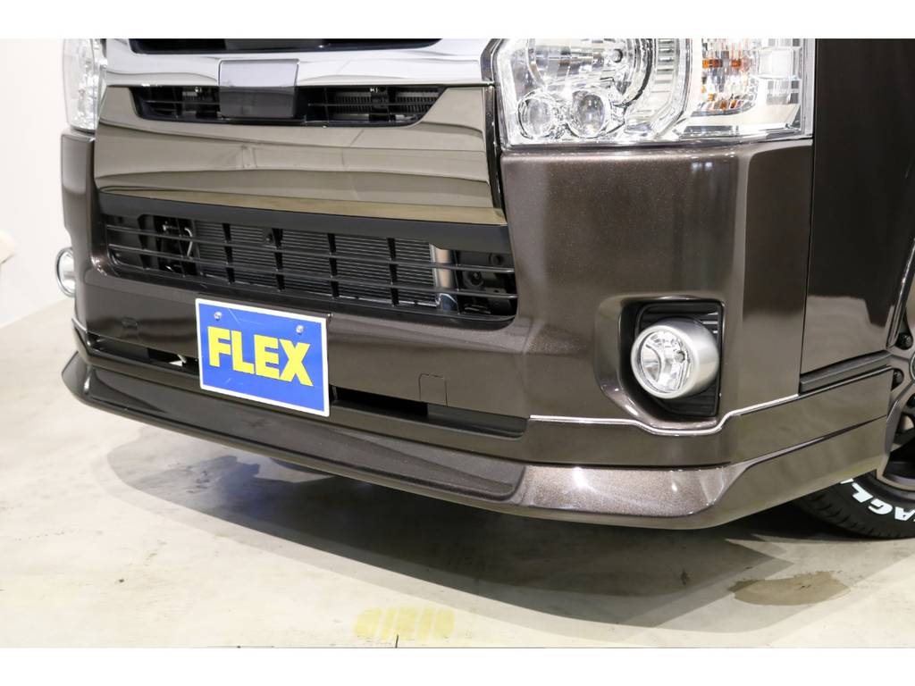 FLEXオリジナルＤｅｌｆｉｎｏ　Ｌｉｎｅフロントスポイラー！特別仕様車スーパーＧＬ“50TH ANNIVERSARY LIMITED”専用の高輝度塗装ベゼルのフロントフォグランプ！