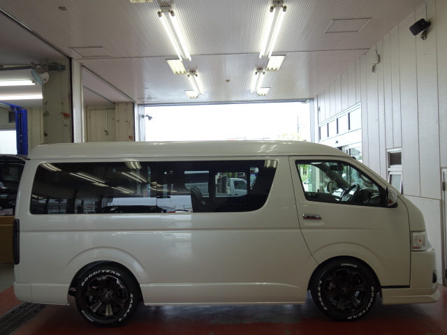 新車ハイエースワゴンＧＬ４ＷＤアレンジＡＳシートアレンジ施工済み！！店頭在庫車になります！！