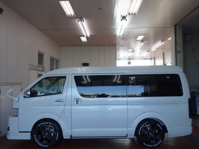 新車ハイエースワゴンＧＬ４ＷＤアレンジＡＳシートアレンジ施工済み！！店頭在庫車になります！！