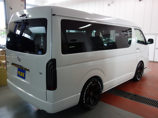 新車ハイエースワゴンＧＬ４ＷＤアレンジＡＳシートアレンジ施工済み！！店頭在庫車になります！！