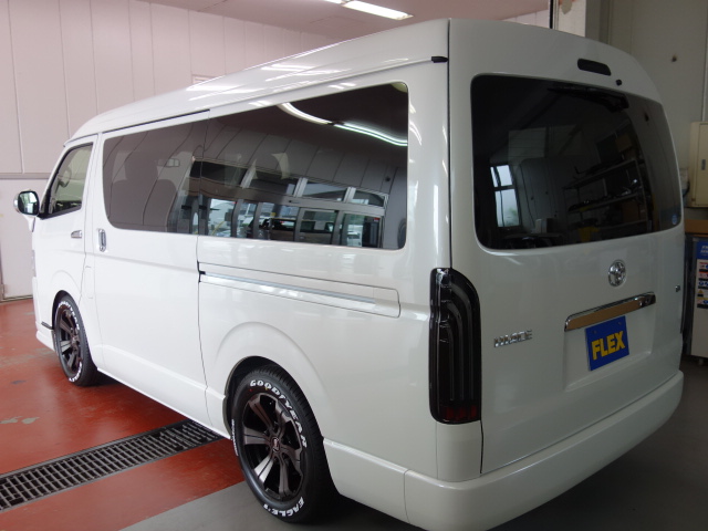 新車ハイエースワゴンＧＬ４ＷＤアレンジＡＳシートアレンジ施工済み！！店頭在庫車になります！！