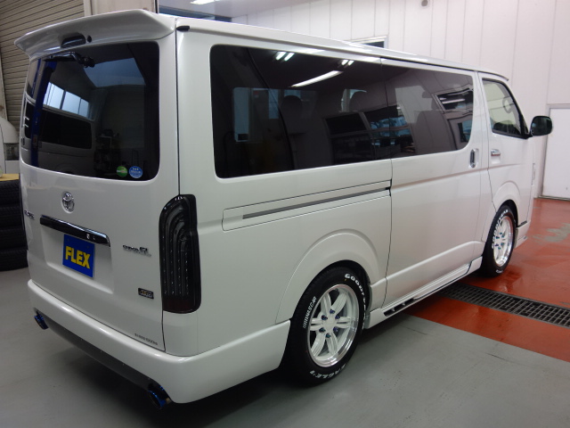 新車ハイエースＶ５０周年特別仕様車４１５コブラコンプリート完成致しました！！