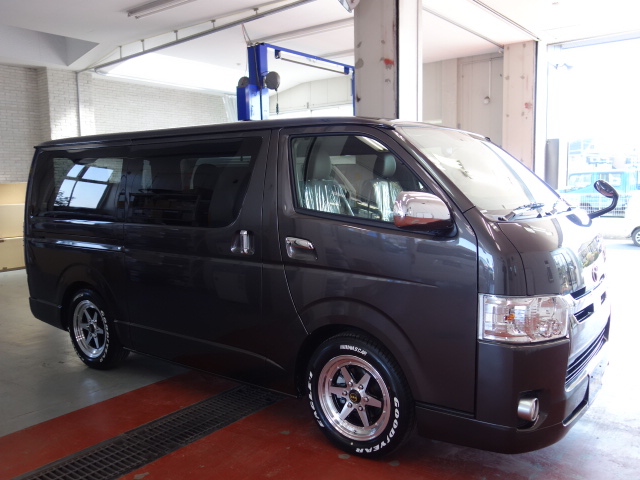 新車ハイエースＶ５０周年特別仕様車２０００ガソリンナビパッケージ入庫致しました！！