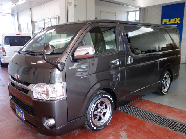 新車ハイエースＶ５０周年特別仕様車２０００ガソリンナビパッケージ入庫致しました！！