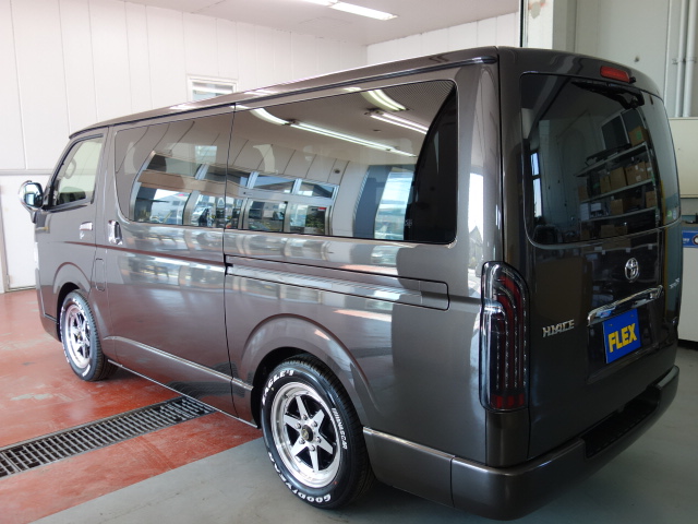 新車ハイエースＶ５０周年特別仕様車２０００ガソリンナビパッケージ入庫致しました！！