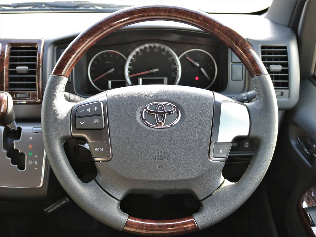 50thアニバーサリーリミテッド特別装備茶木目コンビハンドル！