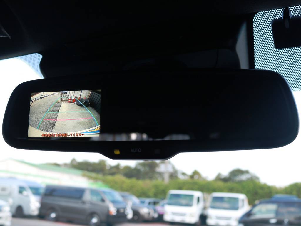 メーカーオプション　バックモニター内蔵自動防眩インナーミラー♪