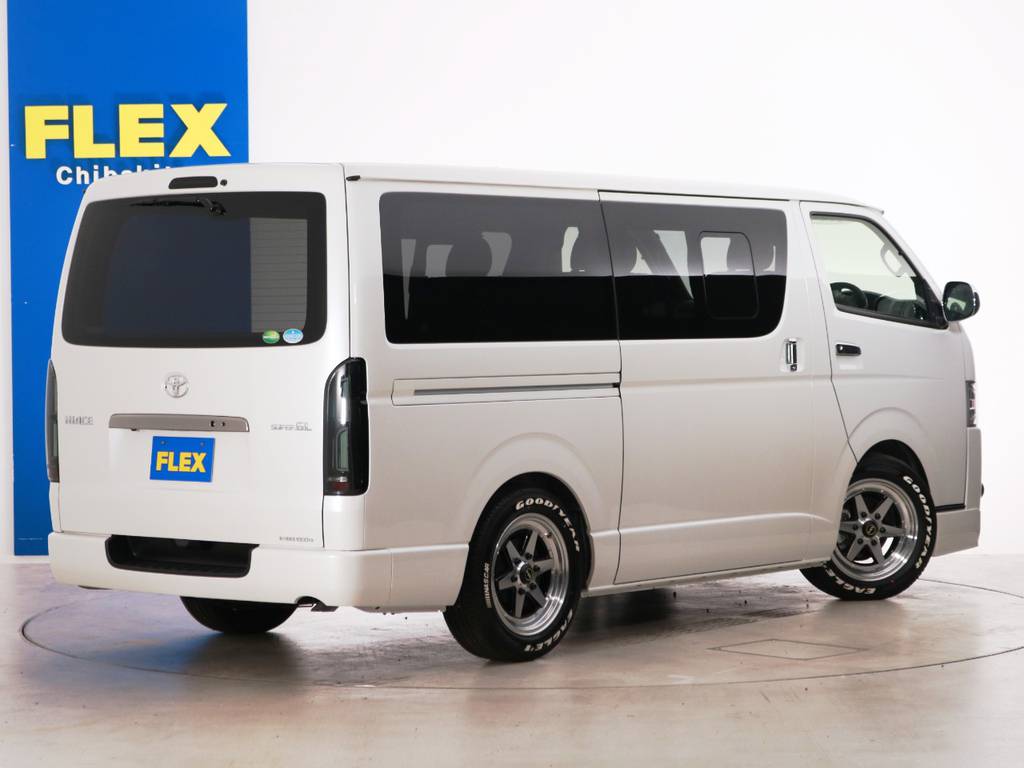 常時７０台以上のハイエース在庫数、フレックス株式会社ハイエース千葉北店！