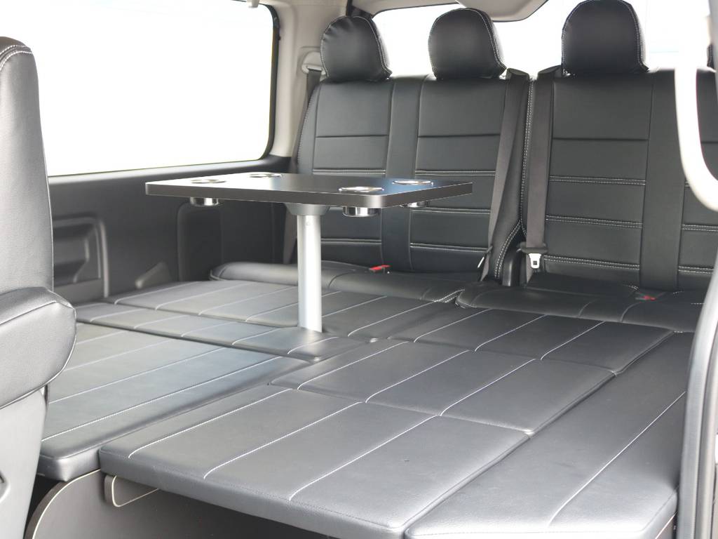 ハイエースワゴンＧＬ　ＴＳＳ付き車両入庫しました！FLEX人気内装アレンジＲ１にトリプルモニター完備！