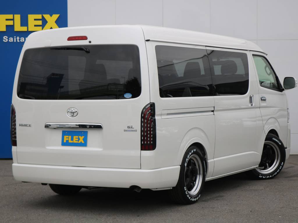 トヨタ車体内装加工ファインテックツアラー入庫しました！通常のワゴンにはない【両側自動ドア】！さらに人気のパールホワイトカラーですよ！