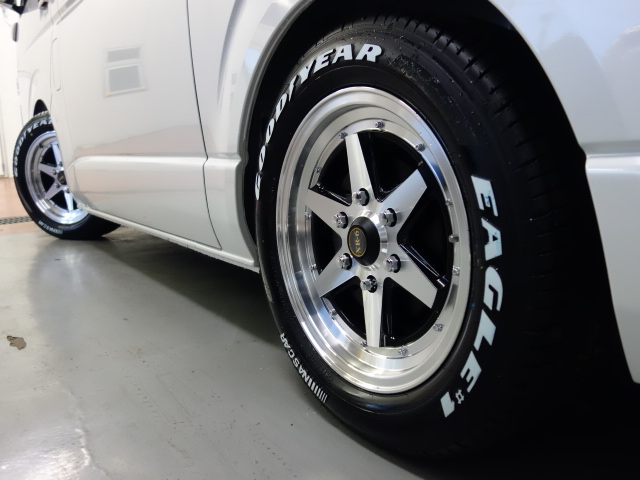 新車ファインテックツアラートリプルナビパッケージ完成しました！！