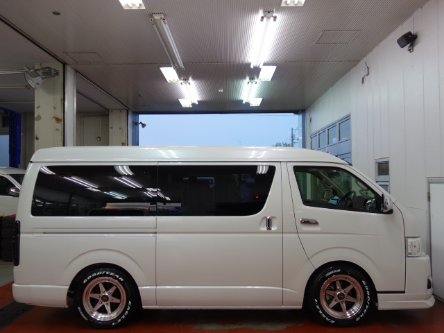 新車ファインテックツアラートリプルナビパッケージ完成しました！！
