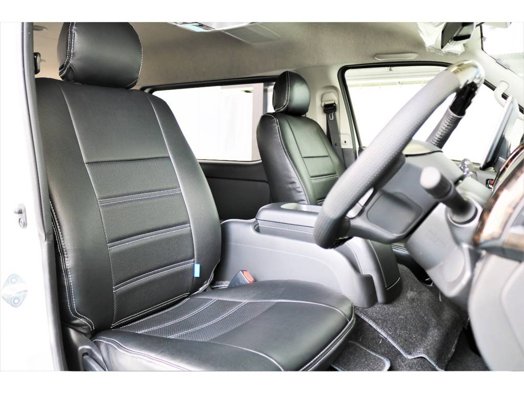 運転席側のドアを開けた時のイメージです！ハイエースは車高が高く前がないので運転しやすいですよ！