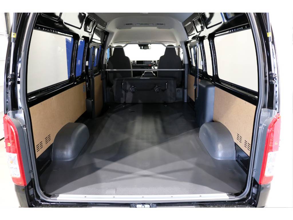 何でも積めてしまいそうなこの荷室！！