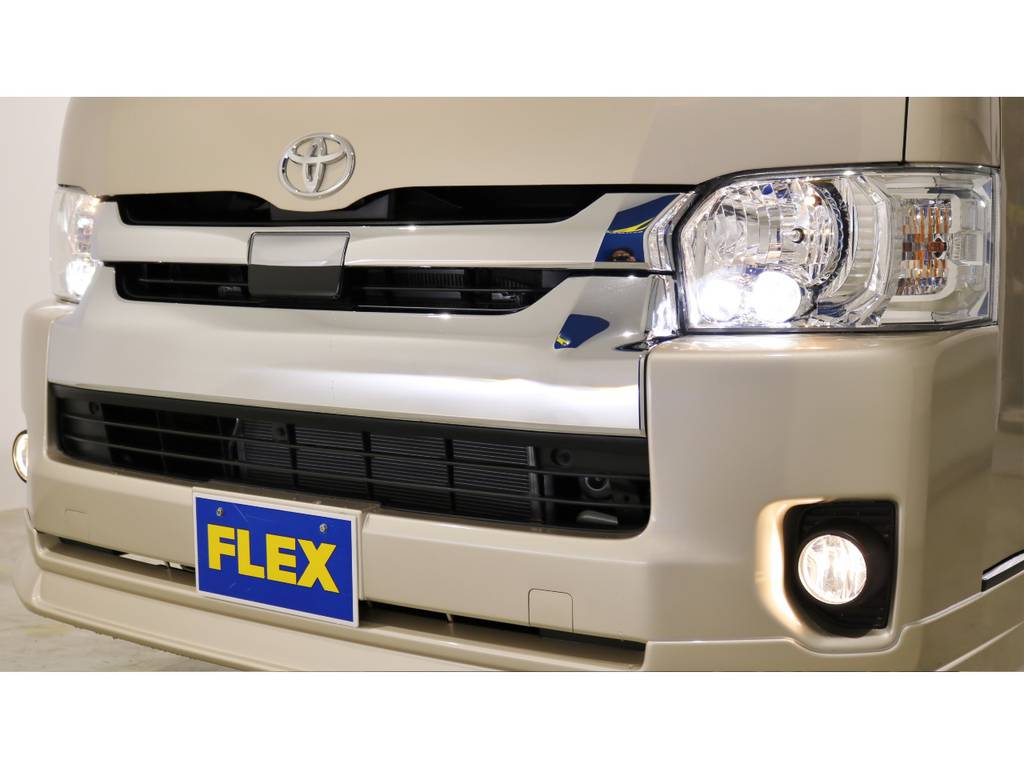 ＤＸ－ＧＬパッケージ　メッキフロントグリル！トヨタ・セーフティ・センスも搭載されております！オプションのＬＥＤヘッドランプ＆ビルトインフォグランプ！