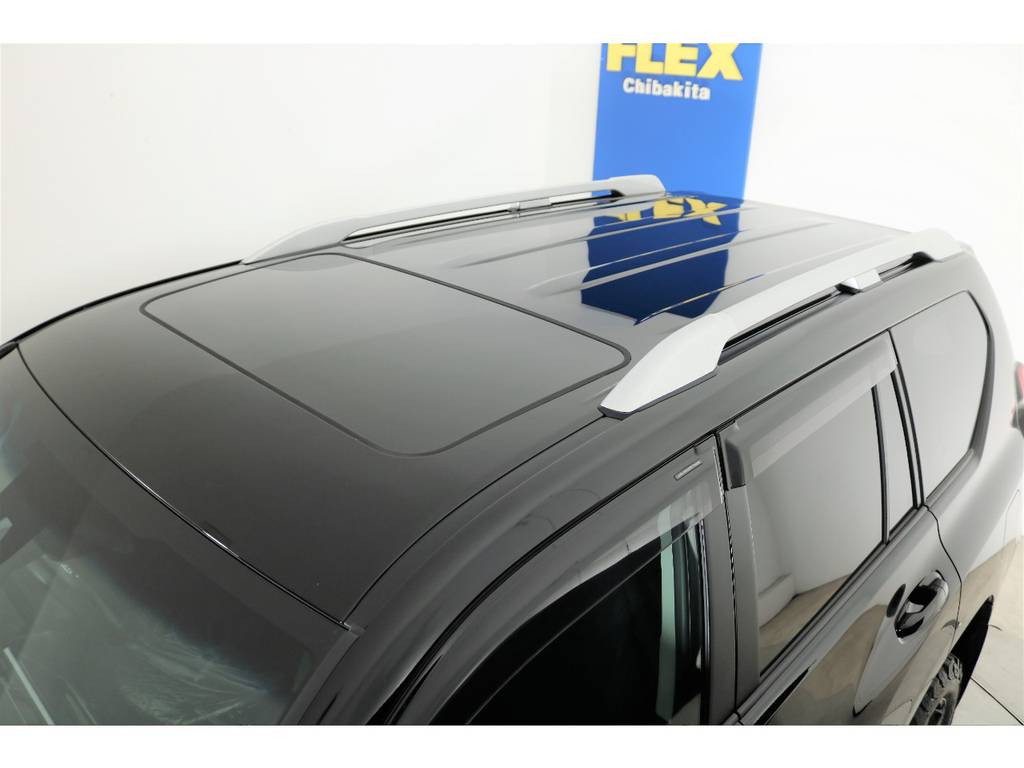 純正オプションサンルーフ、ルーフレール付き☆