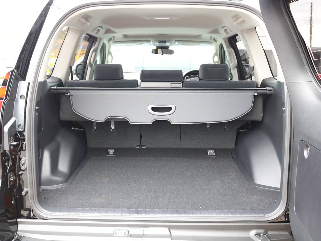 荷室も広々でアウトドアや旅行にも重宝します☆