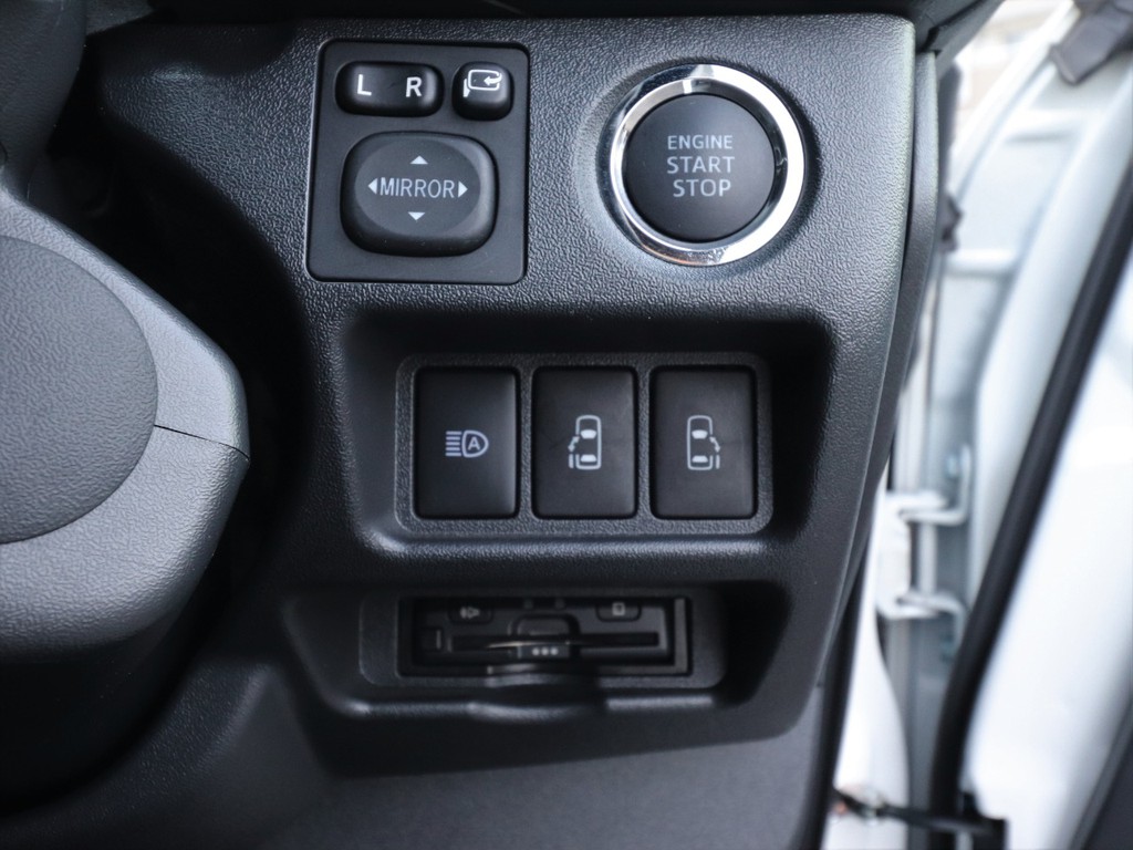 両側パワースライドドア装備車！