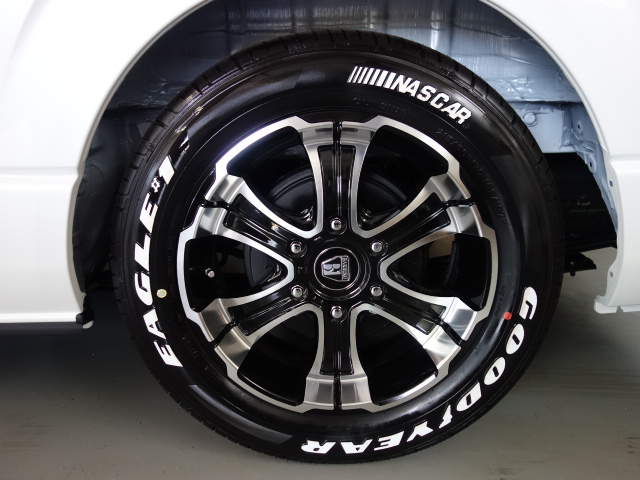 新車５０周年特別仕様車２８００ディーゼル４ＷＤナビパッケージ入庫致しました！！