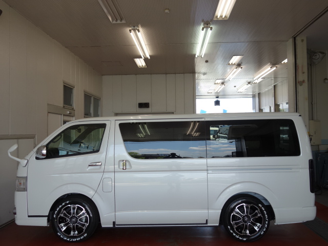 新車５０周年特別仕様車２８００ディーゼル４ＷＤナビパッケージ入庫致しました！！