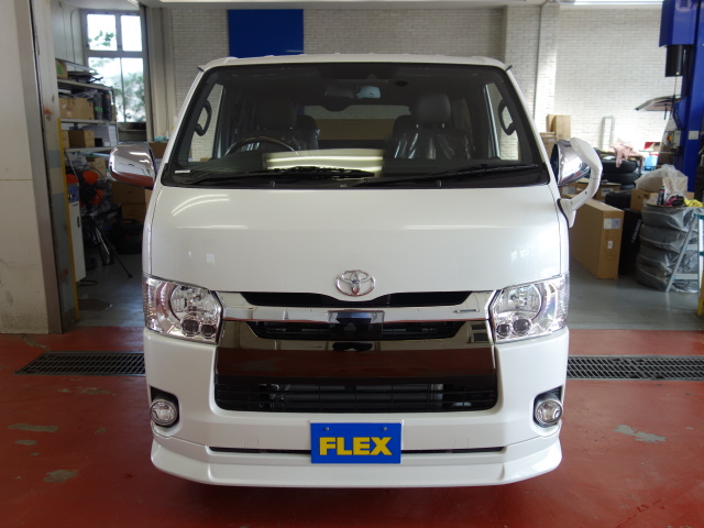 新車５０周年特別仕様車２０００ガソリン２ＷＤナビパッケージ入庫致しました！！