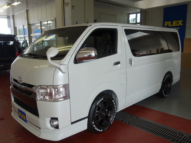 新車５０周年特別仕様車２０００ガソリン２ＷＤナビパッケージ入庫致しました！！