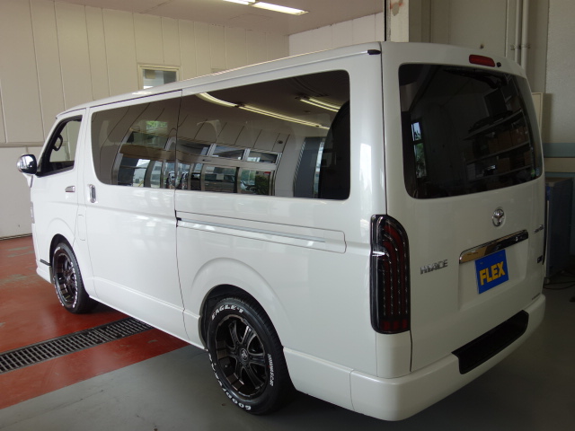新車５０周年特別仕様車２０００ガソリン２ＷＤナビパッケージ入庫致しました！！