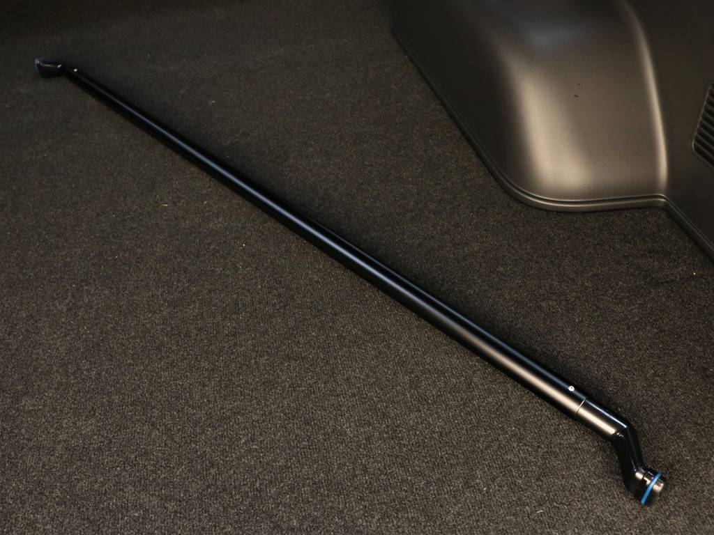 セパレートバーまでブラックです！