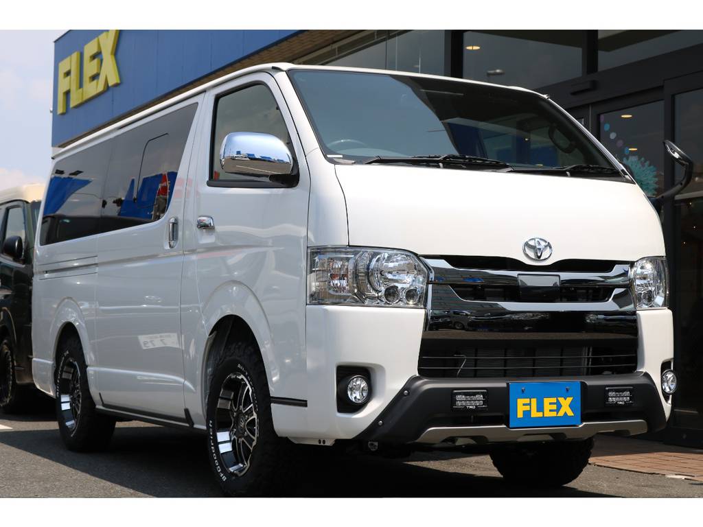 ＴＲＤバンパー/マッドタイヤのカスタムが４ＷＤらしさを際立たせています！！
