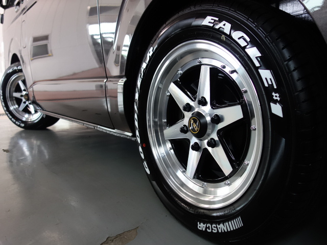 新車５０周年特別仕様車２０００ガソリン人気のナビパッケージ完成致しました！！即納車可能！！