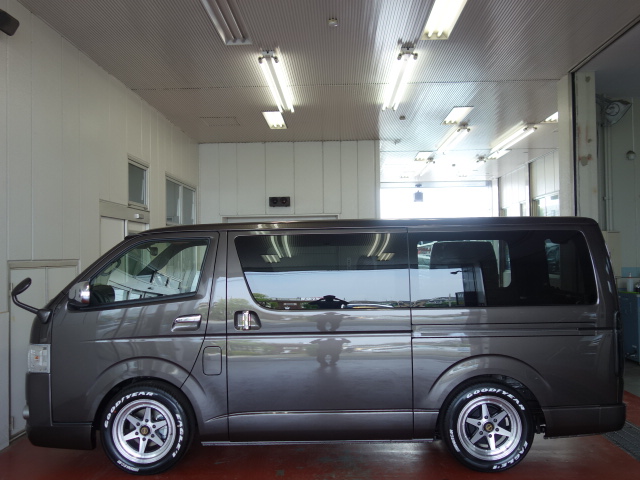 新車５０周年特別仕様車２０００ガソリン人気のナビパッケージ完成致しました！！即納車可能！！