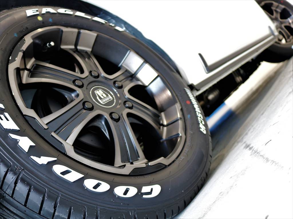 FLEXオリジナルカラーバルベロディープスとGOODYEARナスカータイヤ17inの組み合わせ！