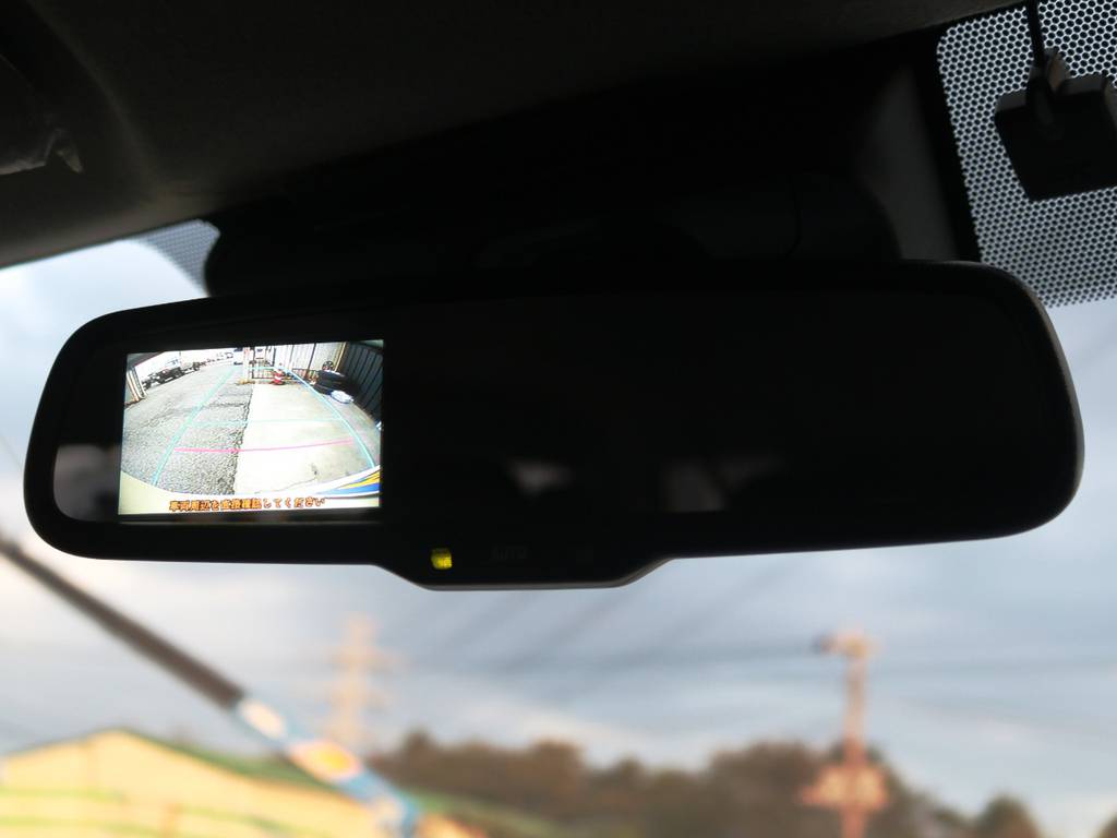 メーカーオプション　バックモニター内蔵自動防眩インナーミラー！