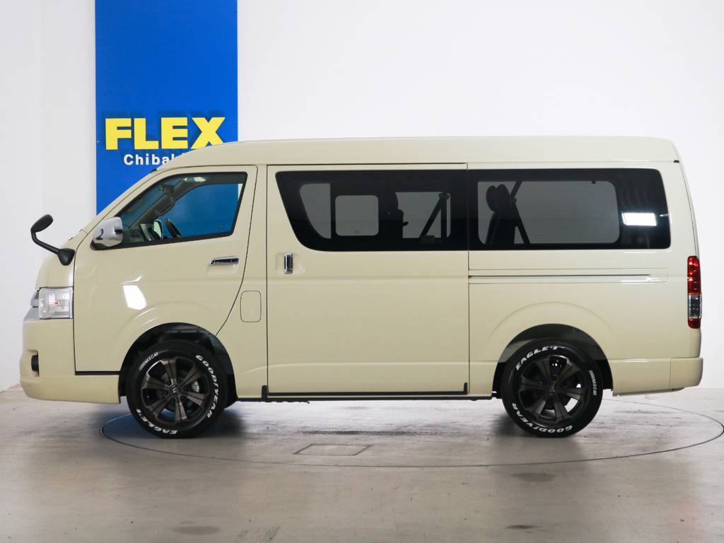 ノーマル車高のお車となります。ローダウン等、追加のカスタムもお任せください！