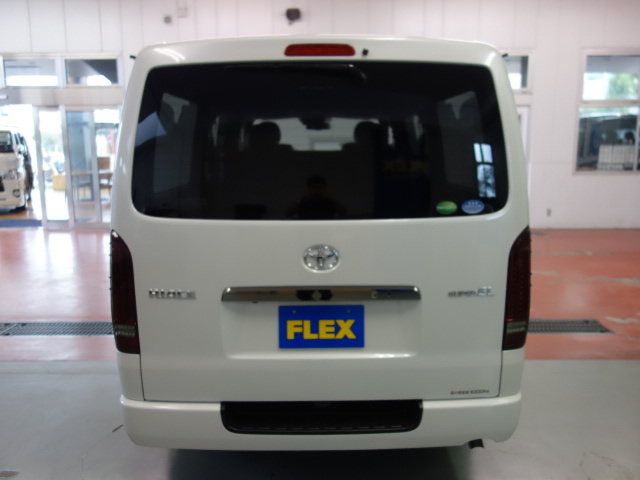 新車ハイエースＶダークプライムⅡ２０００ガソリンナビパッケージ完成致しました！！