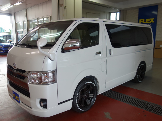新車ハイエースＶダークプライムⅡ２０００ガソリンナビパッケージ完成致しました！！
