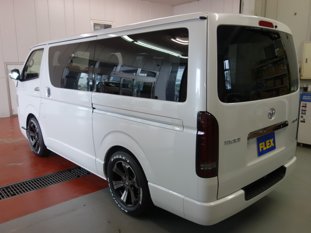 新車ハイエースＶダークプライムⅡ２０００ガソリンナビパッケージ完成致しました！！