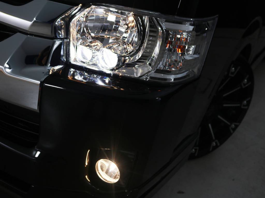 メーカーオプション　ＬＥＤヘッドライト！