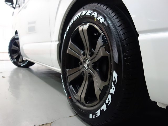 新車ハイエースＶダークプライムⅡ２８００ディーゼルターボナビパッケージ完成致しました！！