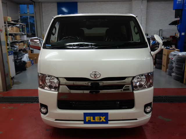 新車ハイエースＶダークプライムⅡ２８００ディーゼルターボナビパッケージ完成致しました！！