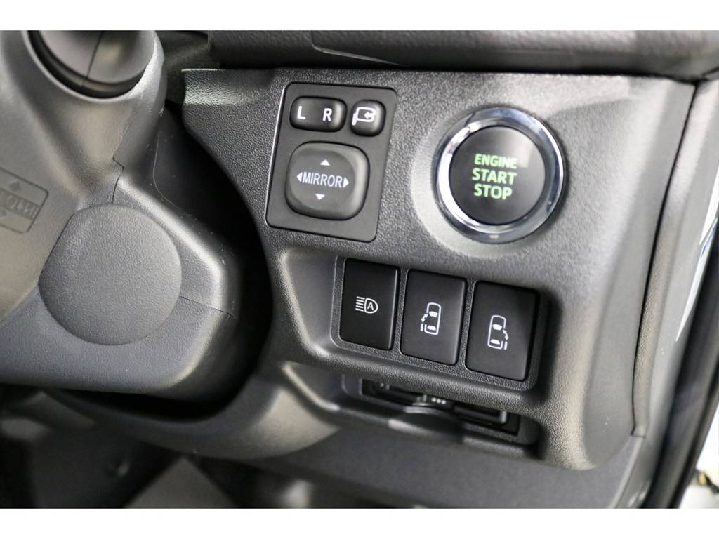 特別仕様車標準装備のスマートキー＆プッシュスタート！メーカーオプションの両側パワースライドドアも搭載！