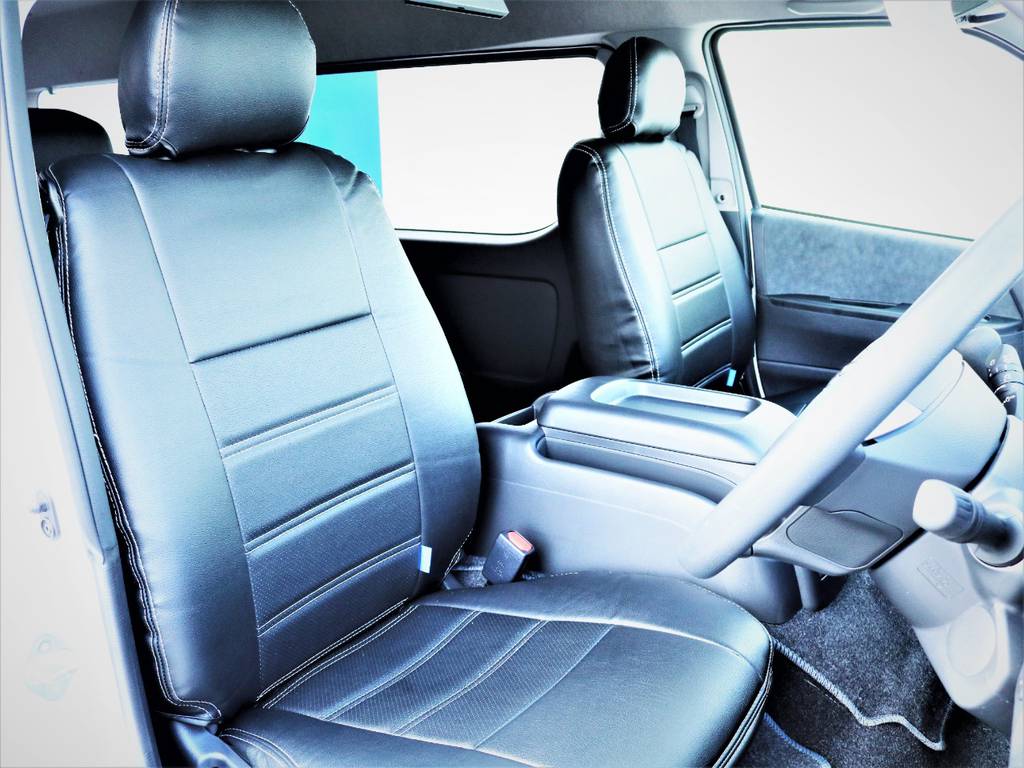 運転席シート、黒革調シートカバー！